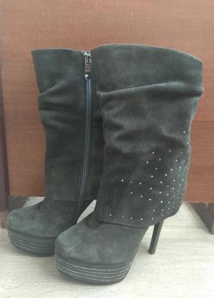 Замшевые сапоги стрипы на высоком каблуке