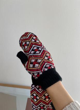 Теплі рукавиці в орнамент5 фото