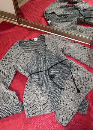 Очень красивая м стильная кофта 10-12 размер