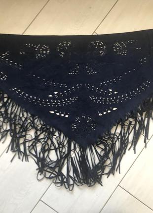 Стильний вибитий хустку