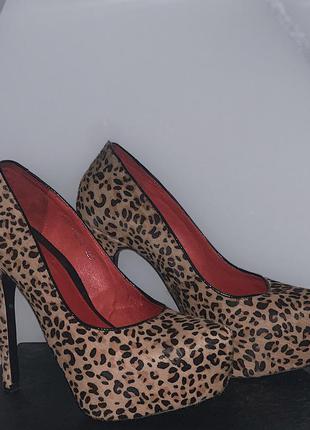 Леопардові туфлі на шпильці 35 розмір