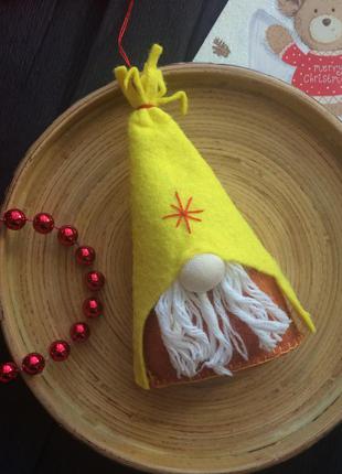 Новорічний декор гном на ялинку з фетру, новорічна іграшка на ялинку ручної роботи2 фото