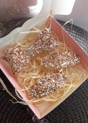 Набір заколок у коробочці