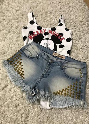 Круті джинсові шорти з бахромою і шипами