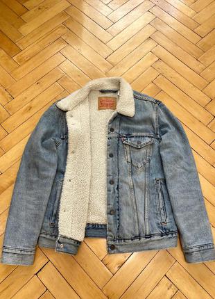 Чоловіча джинсова куртка шерпа levis