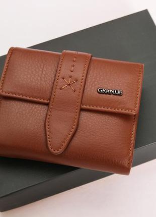 Женский кожаный кошелек grande коричневый 2633-taba