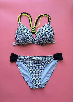 Купальник раздельный треугольники hula honey чёрно-белый