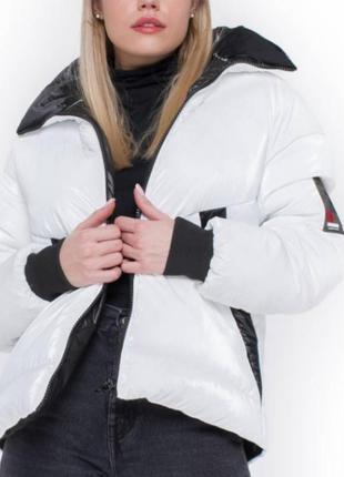 Зимний которкий белый пуховик с блеском,шикарная стильная модель, последние размерчики.7 фото