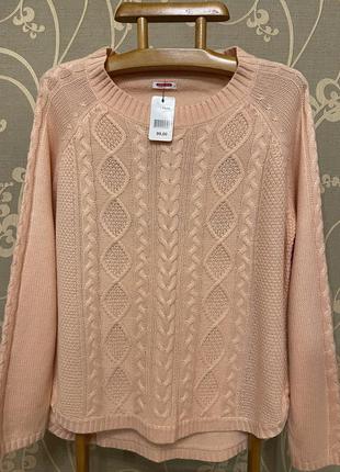 Очень красивый и стильный брендовый вязаный свитер.
