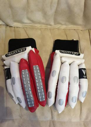 Перчатки для крикета