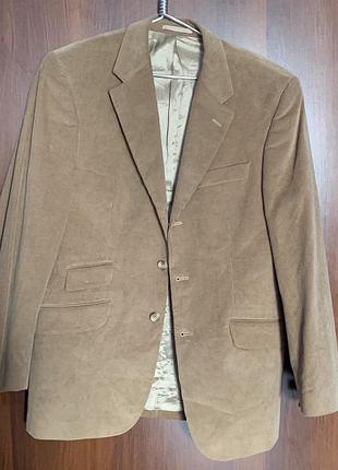 Вельветовий піджак.