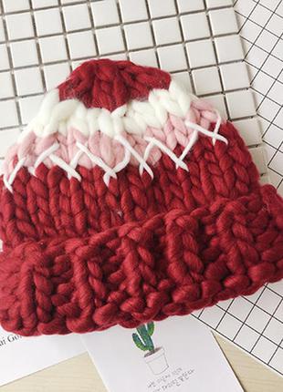 Женская шапка из крупной вязки хельсинки xishan красная3 фото