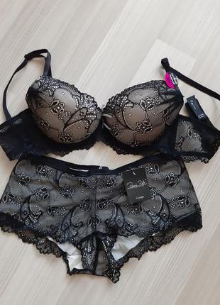 Комплект нижнего белья. новый