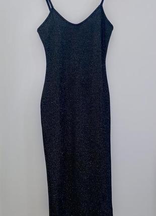 Чёрное мерцающее платье по фигуре1 фото