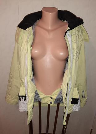 Салатовая лыжная куртка на поясе, с мехом9 фото