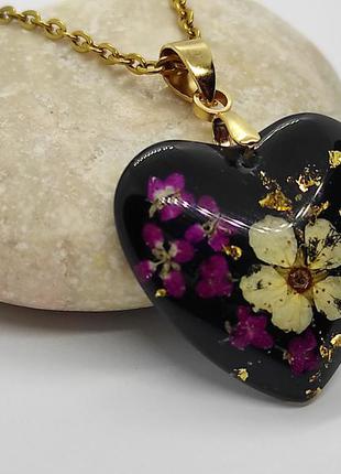 Кулон сердце, кулон с цветами внутри, украшения из ювелирной смолы3 фото