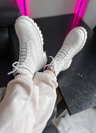 Женские зимние кожаные ботинки на меху3 фото
