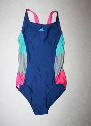 Купальник фірми adidas на 6-7 років.