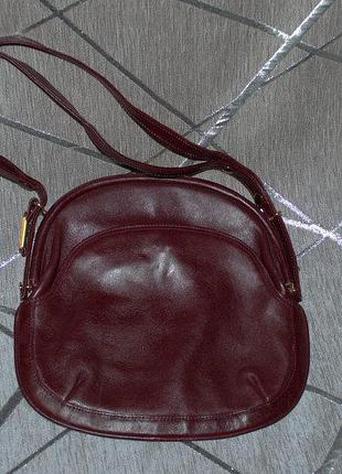 Небольшая кожаная сумочка,сток,отличное состояние