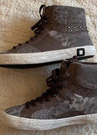 Брендовые  кожаные сникерсы date, италия, р-р 39