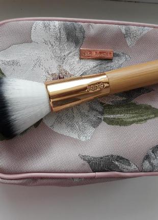 Професійна кисть для макіяжу tarte