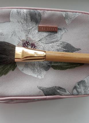 Професійна кисть для макіяжу tarte