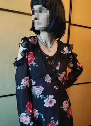 Черное платье миди шифон вырезанные плечи принт цветы розы🌹9 фото