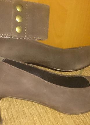 Стильні коричневі туфлі замша р39 herzel de bach roma