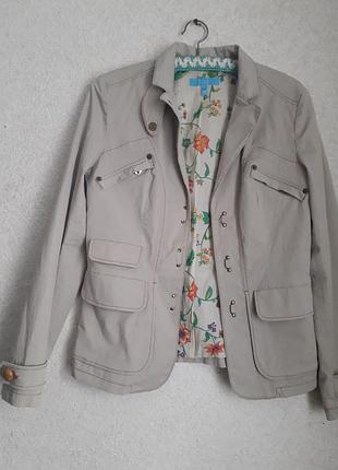 Джинсова курточка, піджак від escada sports