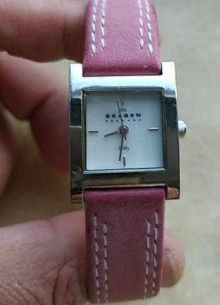 Стильні жіночі наручні годинники від skagen з ремінець з натуральної шкіри рожевого кольору