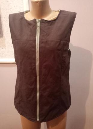 Жилетка, безрукавка