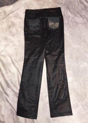 Джинси амнезія з напиленням і шкіряними кишенями