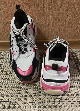 Кроссовки balenciaga triple-s с черными и розовыми вставками3 фото