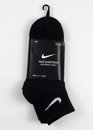 Чорні середні шкарпетки nike everyday