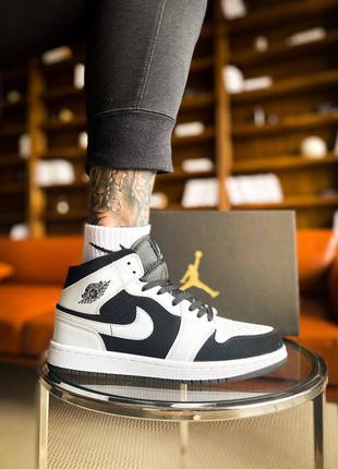 Nike air jordan 1 mid white black tuxedo жіночі кросівки найк аїр джордан