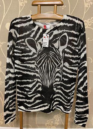 Очень красивый и стильный брендовый свитер 21-22.