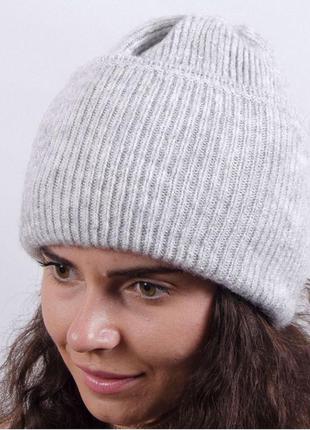 Стильная женская зимняя шапка с отворотом