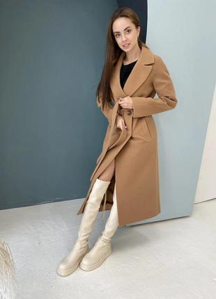 Зимнее двубортное женское длинное кашемировое пальто цвета кэмел7 фото