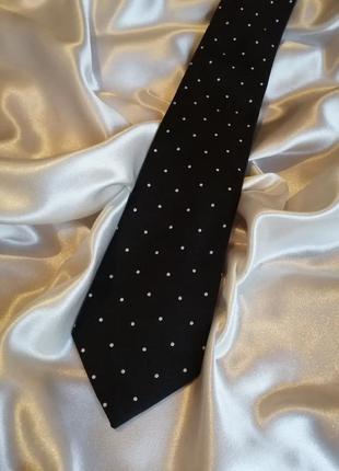 Стильний чорний галстук в горошок