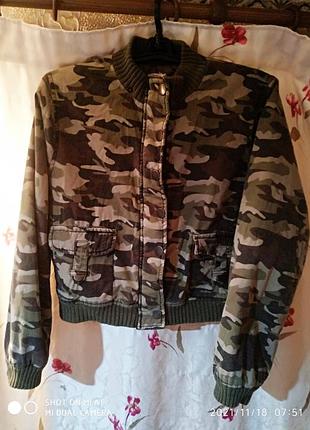 Куртка утеплённая / куртка с камуфляжным принтом