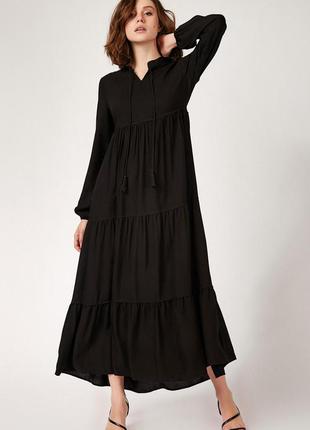 Чорне довге плаття