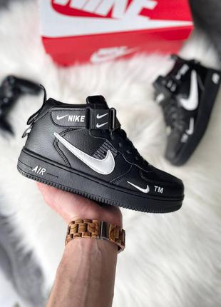 Крутые женские зимние высокие кроссовки nike air force 1 utility black high fur чёрные на меху