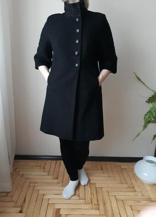 Пальто з мереживом