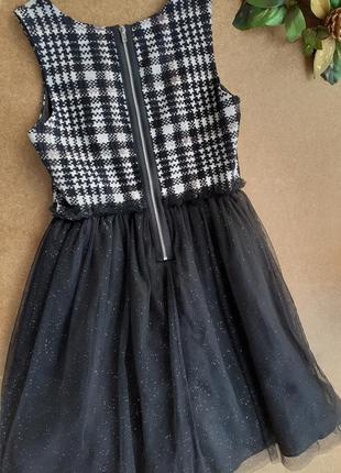 Стильное чёрное платье в клетку с пышной фатиновой юбкой 9 лет2 фото