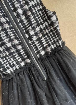 Стильное чёрное платье в клетку с пышной фатиновой юбкой 9 лет6 фото