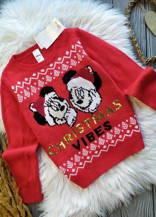 Свитер с новогодним принтом