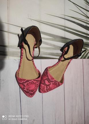 Стильные туфельки яркий змеиный принт р -37-38