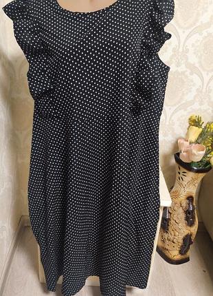 Красивое платье в горошек