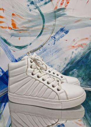 Дуже зручні демісезонні шкіряні хайтопы jack jones