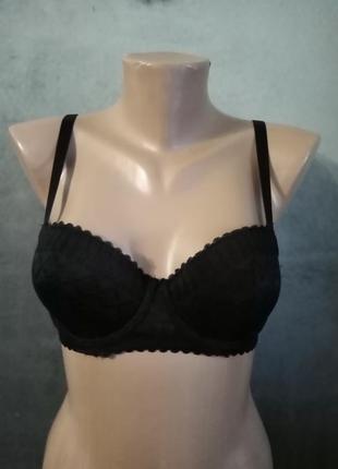 Гарний мереживний зручний бюстгальтер cubus